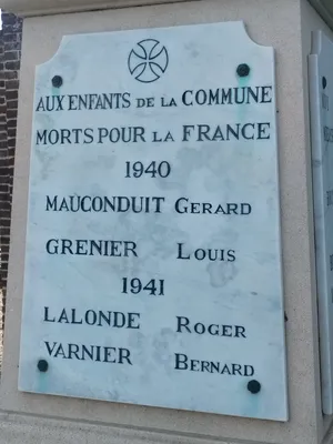 Monument aux Morts d'Envronville