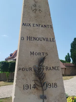 Monument aux Morts d'Hénouville