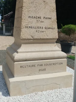 Monument aux Morts d'Hénouville