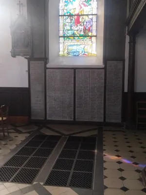 Monument aux Morts de l'Église Saint-Pierre à Déville-lès-Rouen