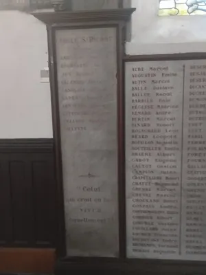 Monument aux Morts de l'Église Saint-Pierre à Déville-lès-Rouen