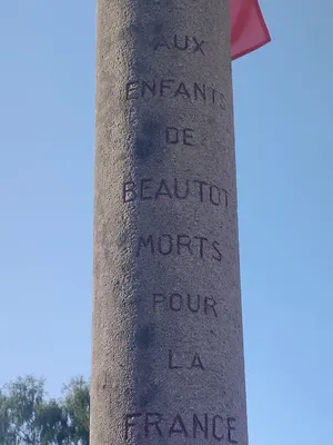 Monument aux Morts de Beautot