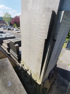 Monument aux Morts du cimetière de Montivilliers