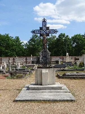 Calvaire du cimetière de Cléon
