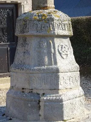 Croix du cimetière de Butot