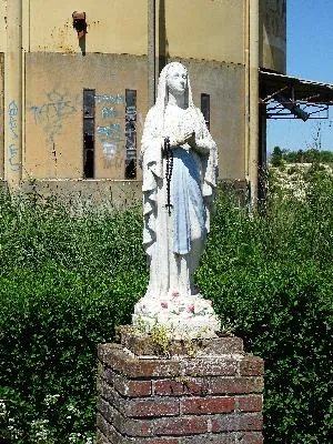 Statue de la Vierge à Saint-Jacques-sur-Darnétal