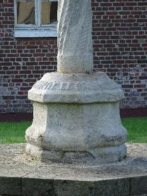 Croix de l'église de Pourville-sur-Mer à Hautot-sur-Mer