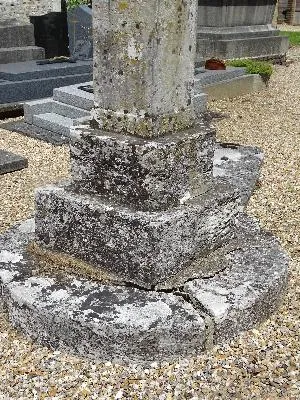 Croix du cimetière d'Ymare