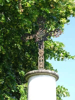 Calvaire de l'Église Saint-Simon et Saint-Jude à Heurteauville