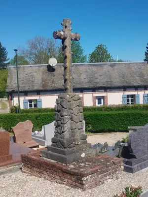 Croix du cimetière de Saint-Germain-sur-Eaulne