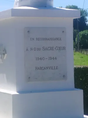 Statue de la Vierge à Harcanville