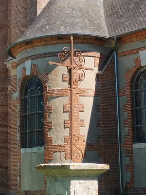 Croix de l'Église Saint-Pierre et Saint-Paul à Grémonville