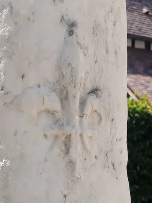 Croix du cimetière d'Hénouville