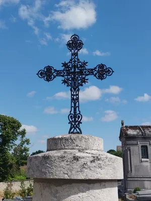Croix du cimetière de Saint-Pierre-de-Manneville