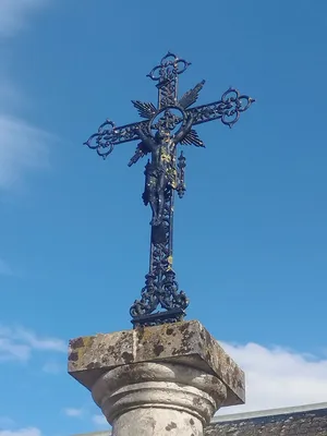 Croix de l'Église Saint-André à Beautot