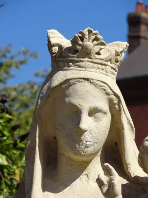 Statue de la Vierge à Notre-Dame-de-Bondeville