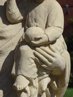 Statue de la Vierge à Notre-Dame-de-Bondeville