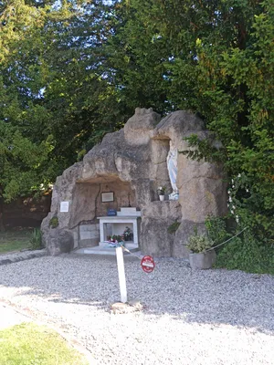 Grotte Notre-Dame-de-Lourdes à Auffay