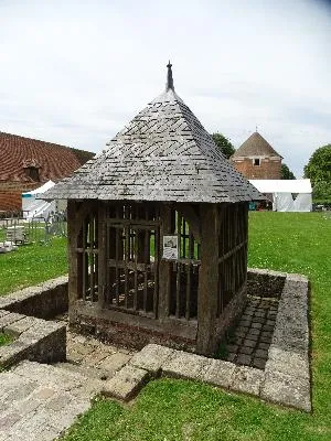 Puit à cage du Château de Martainville