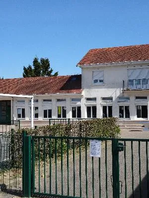 École élémentaire Pierre Brossolette des Essarts à Grand-Couronne