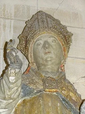 Statue de Saint-Hildevert dans la collégiale Saint-Hildevert de Gournay-en-Bray