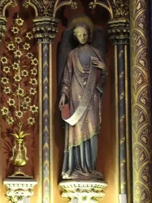 2 statues néo-gothique : Deux anges dans la basilique Notre-Dame de Bonsecours