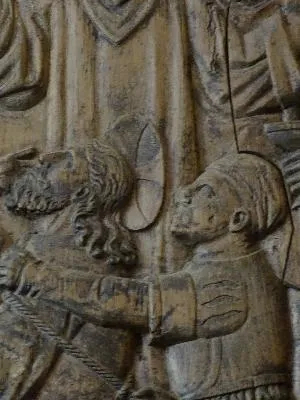 Bas-relief : L'Arrestation de Jésus dans l'Église Saint-Aignan de Mont-Saint-Aignan