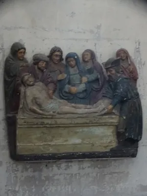 Groupe sculpté : Mise au tombeau dans l'Église Notre-Dame de Caudebec-en-Caux