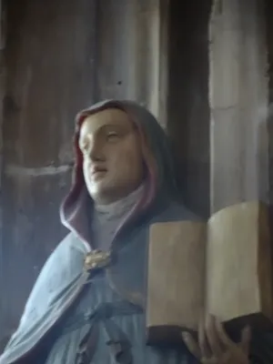Statue : Sainte abbesse dans l'Église Notre-Dame de Caudebec-en-Caux