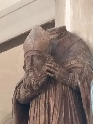 Statue de Saint-Denis dans l'Église Saint-Denis de Sanvic au Havre