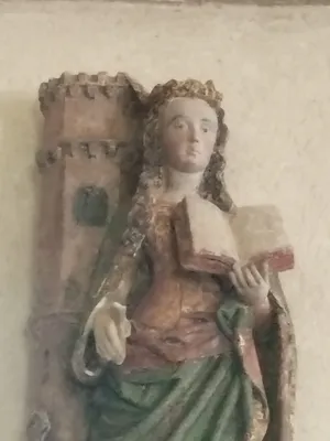 Statue de Sainte-Barbe dans l'Église Saint-Denis au Hanouard