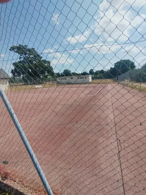 Court de Tennis extérieur à Saint-Pierre-de-Manneville