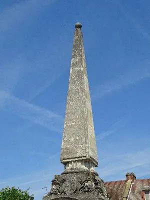 Fontaine pyramidale de Gournay-en-Bray