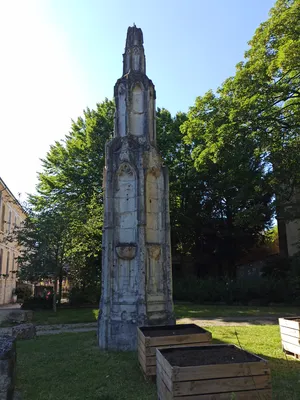 Fontaine originale de la Croix-de-Pierre à Rouen