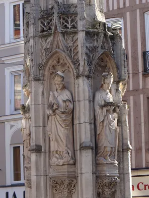 Copie de la Fontaine de la Croix-de-Pierre à Rouen