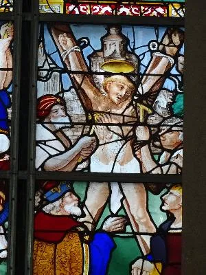 Vitrail Baie 13 : Martyre de saint-Vincent dans l'église Sainte-Jeanne-d'Arc de Rouen