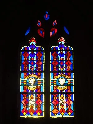 Vitrail Baie 1 : St-Barthélemy et Saint-Pierre dans l'Église Saint-Martin d'Octeville-sur-Mer