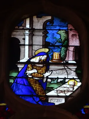 Vitrail Baie 15 : L'Annonciation dans l'Église Saint-Patrice de Rouen