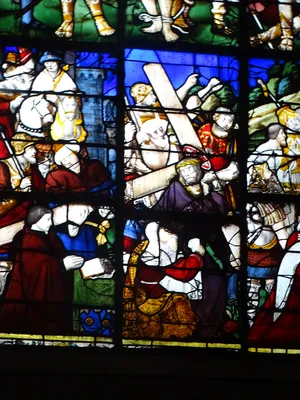 Vitrail Baie 1 : La Passion dans l'Église Saint-Patrice de Rouen