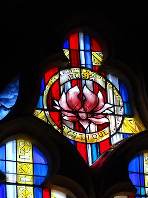 Vitrail Baie F dans l'Église Notre-Dame à Neufchâtel-en-Bray