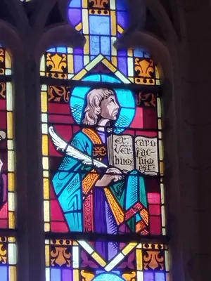 Vitrail Baie 1 : St-Jean dans l'Église Saint-Léger à Saint-Léger-aux-Bois