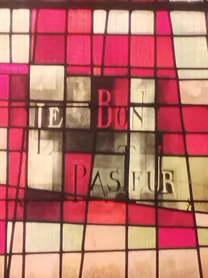 Vitrail Baie 11 : Le Bon Pasteur dans l'Église Notre-Dame à Campneuseville