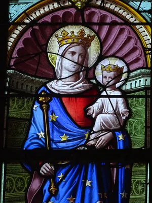 Vitrail Baie 5 : Sainte-Vierge dans l'Église Notre-Dame de la Consolation à Gonfreville-l'Orcher