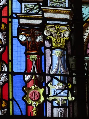 Vitrail Baie 5 : Sainte-Vierge dans l'Église Notre-Dame de la Consolation à Gonfreville-l'Orcher