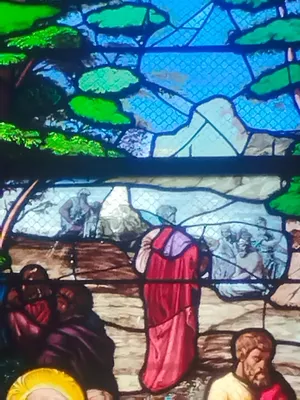 Vitrail Baie 1 : La multiplication des pains dans l'Église Saint-Erkonwald à Gonfreville-l'Orcher