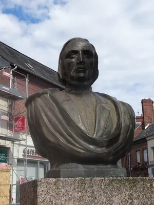 Monument Louis-Henri Brevière à Forges-les-Eaux