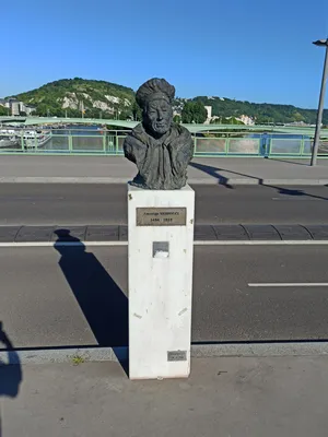 Buste d'Amerigo Vespucci sur le Pont Boieldieu à Rouen