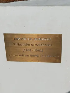 Statue de Simone de Beauvoir à Rouen