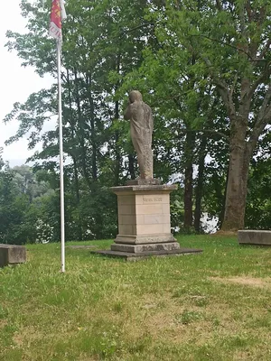 Statue de Victor Hugo à Villequier