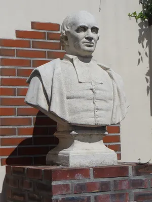 Buste de l'abbé Jean Benoît Désiré Cochet à Barentin